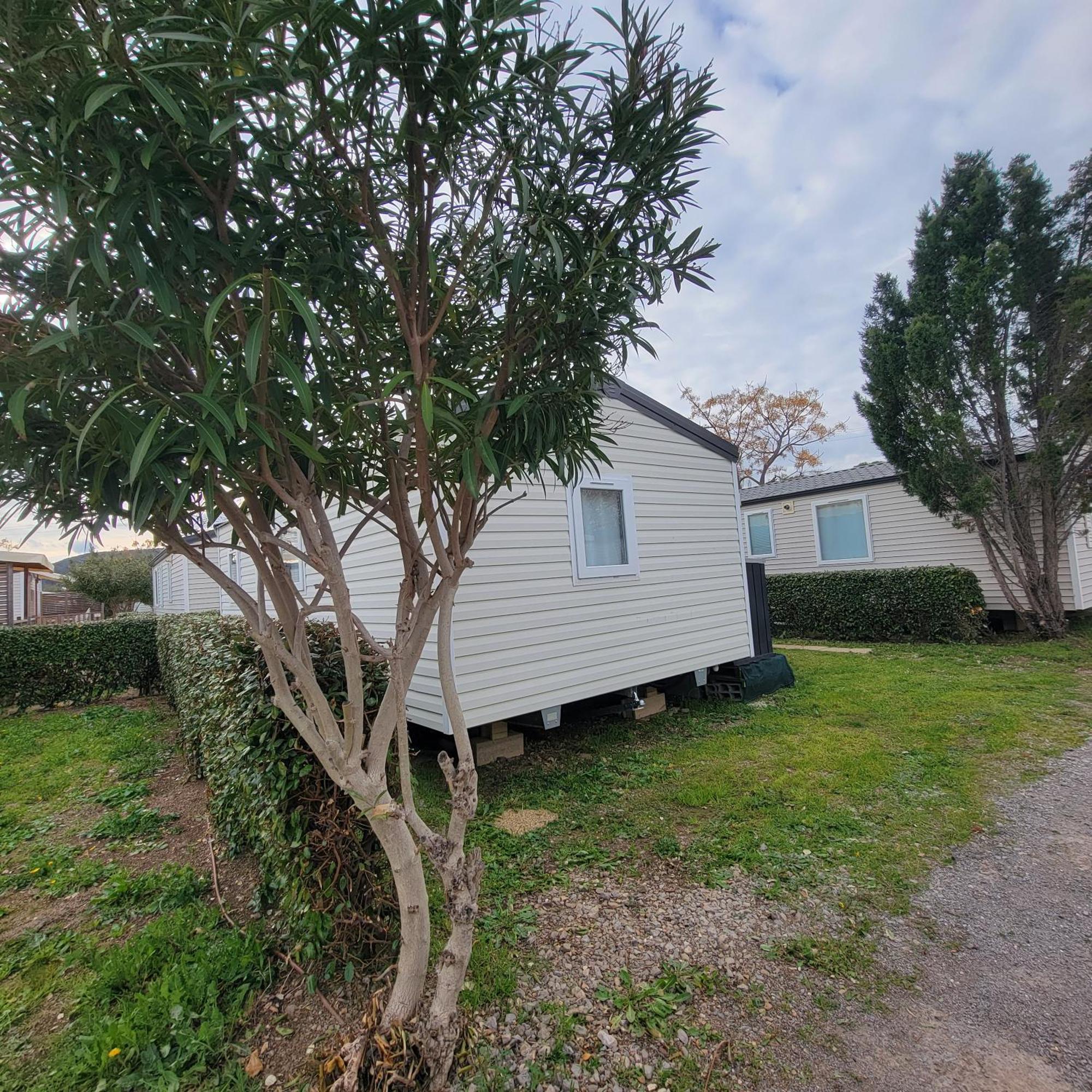 Mobilhome Au Camping Les Salins De La Gardiole Ex Camping Europe Vic-la-Gardiole Buitenkant foto